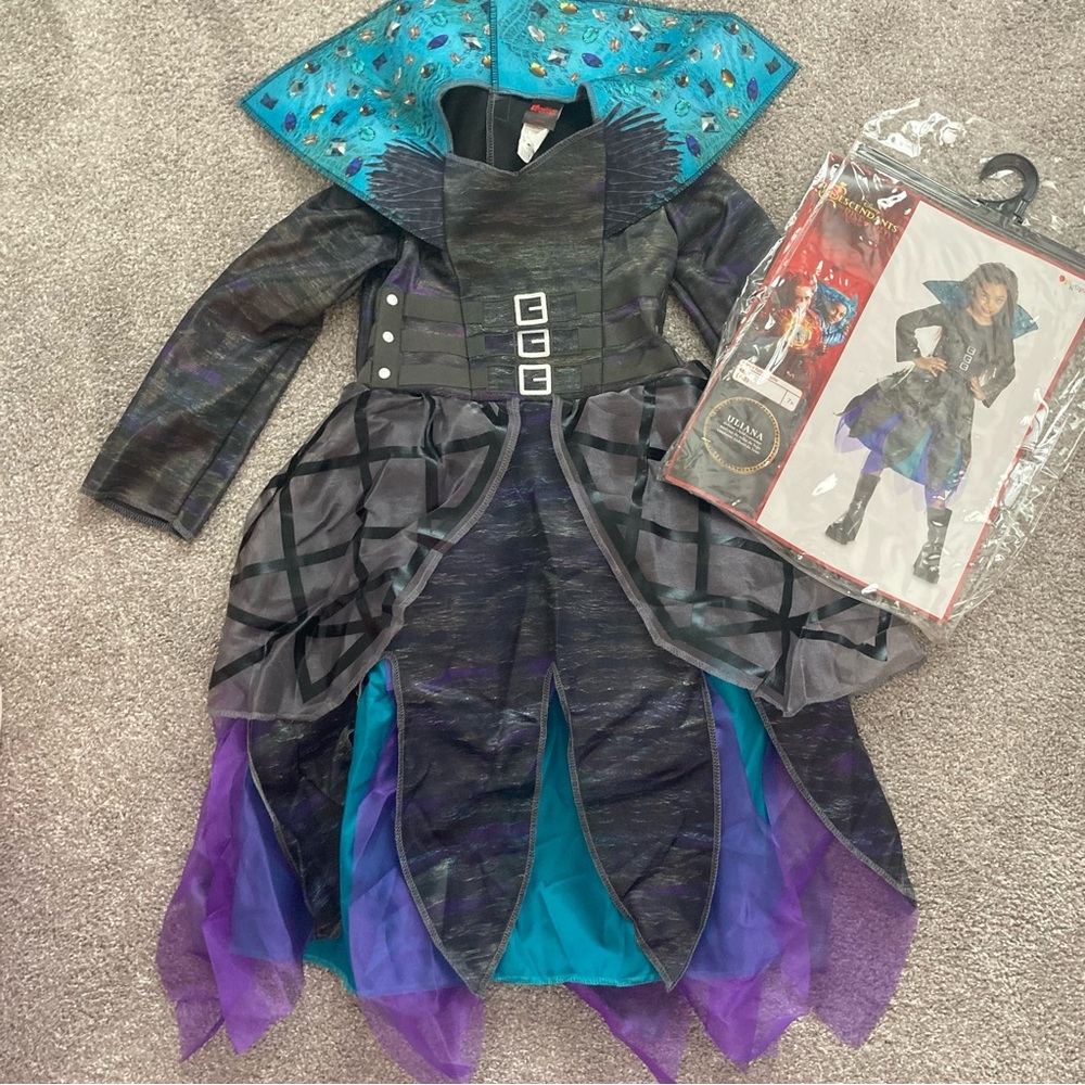 Authentic Disney descendants costume for kids